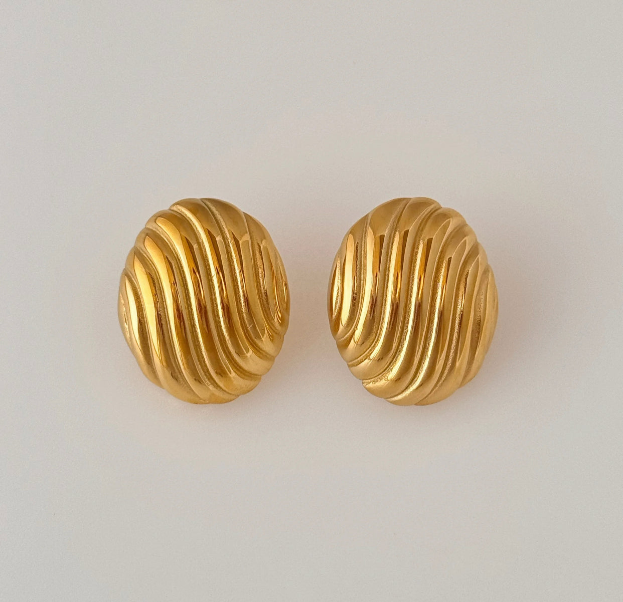 Earrings - 18k Gold Plated Hypoallergenic Classic Oval