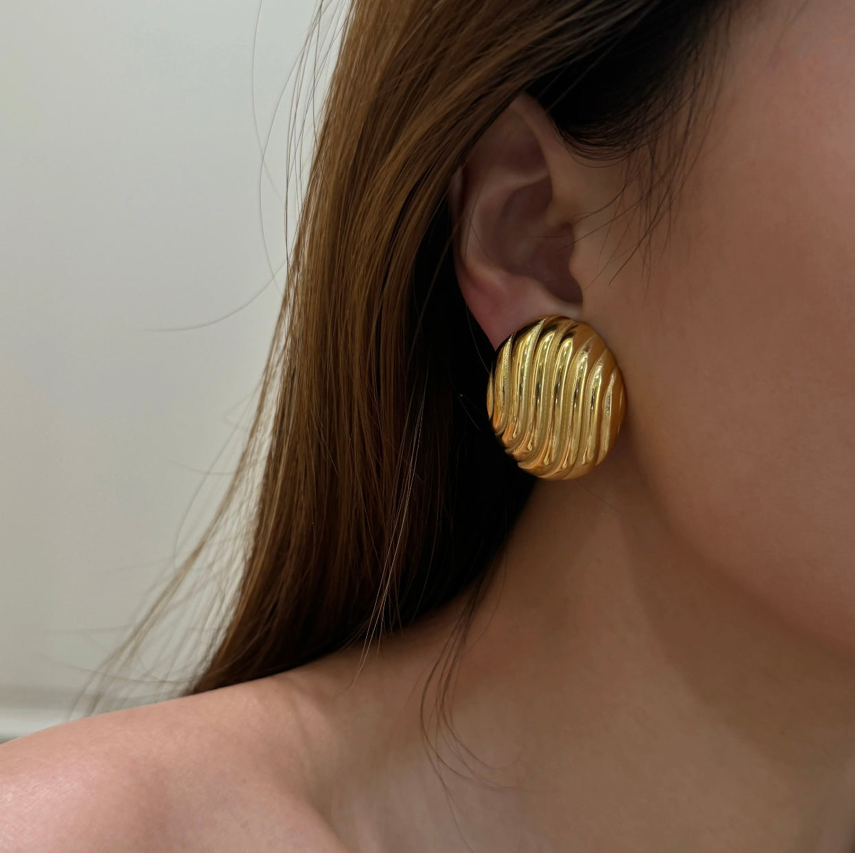 Earrings - 18k Gold Plated Hypoallergenic Classic Oval